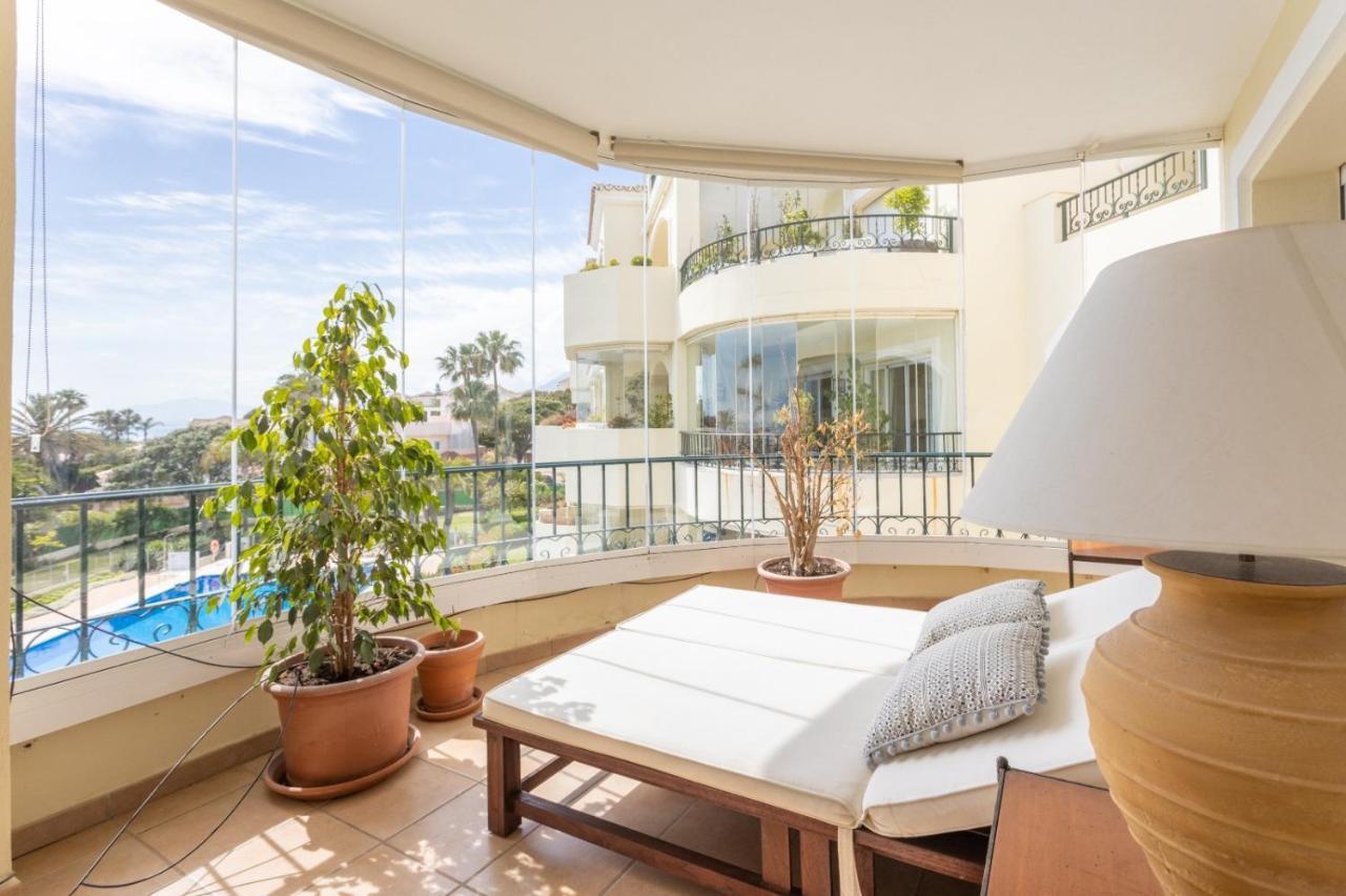Homeforguest Front Line Beach Apartment In Hacienda Playa Marbella Exterior photo