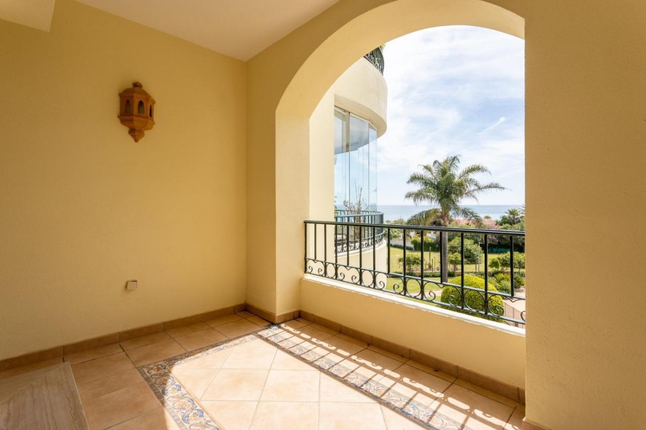 Homeforguest Front Line Beach Apartment In Hacienda Playa Marbella Exterior photo