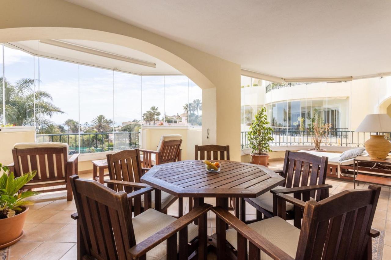 Homeforguest Front Line Beach Apartment In Hacienda Playa Marbella Exterior photo