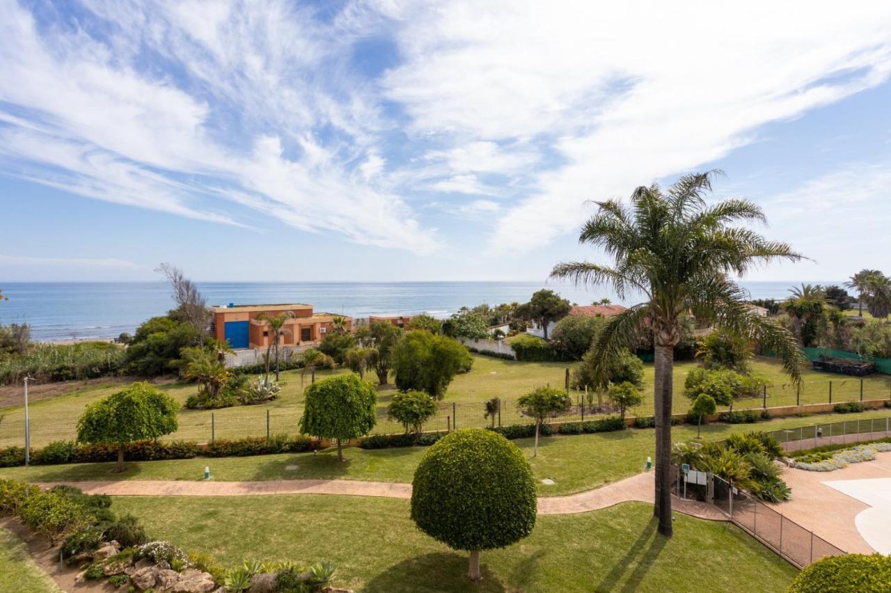 Homeforguest Front Line Beach Apartment In Hacienda Playa Marbella Exterior photo