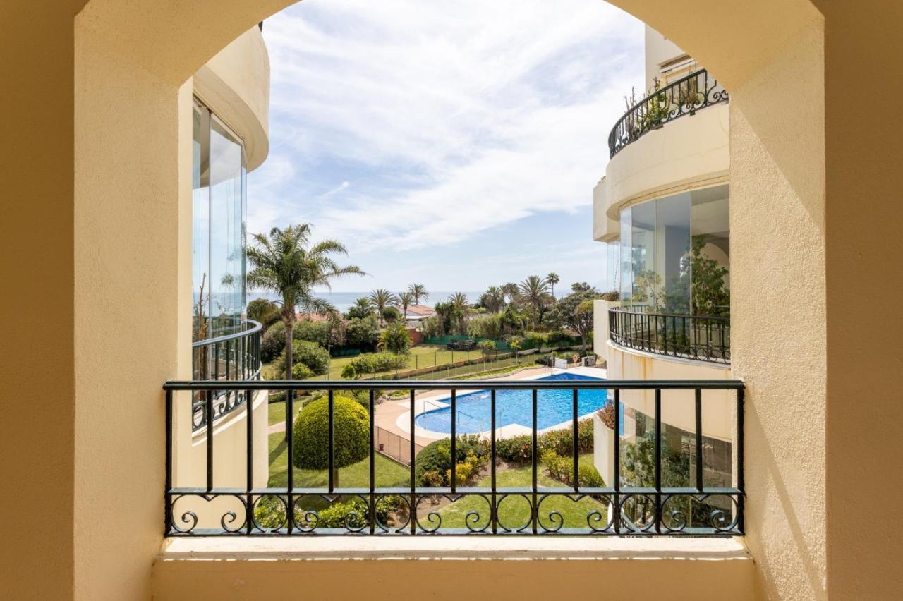 Homeforguest Front Line Beach Apartment In Hacienda Playa Marbella Exterior photo